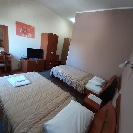 Sin-Kom Hotel Garni Pirot Eksteriør bilde