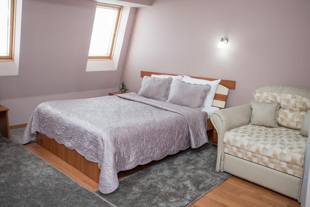Sin-Kom Hotel Garni Pirot Rom bilde