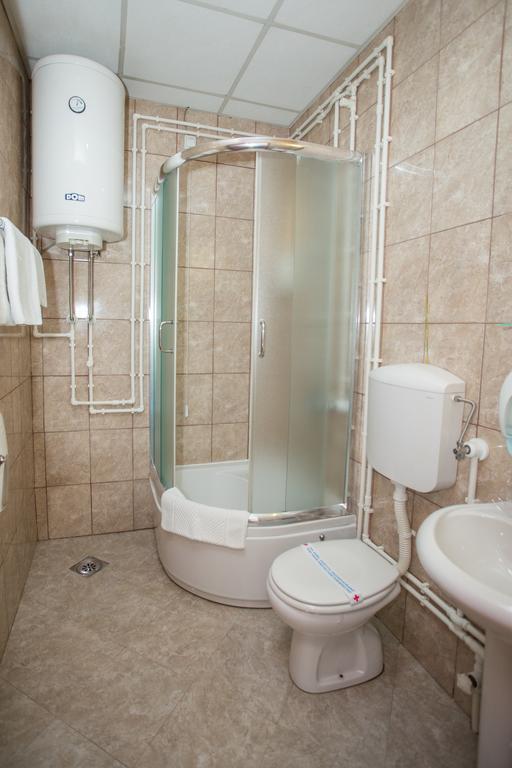 Sin-Kom Hotel Garni Pirot Rom bilde